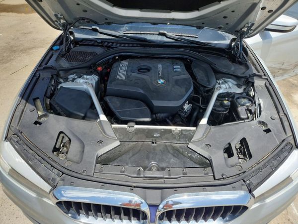 2019 BMW 530