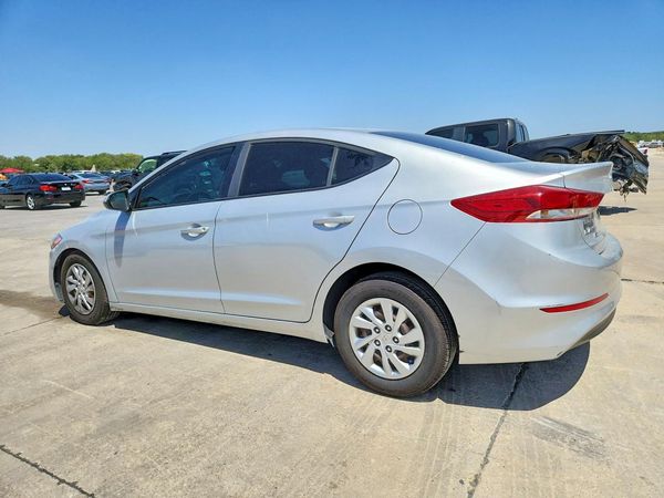 2018 HYUNDAI ELANTRA SE