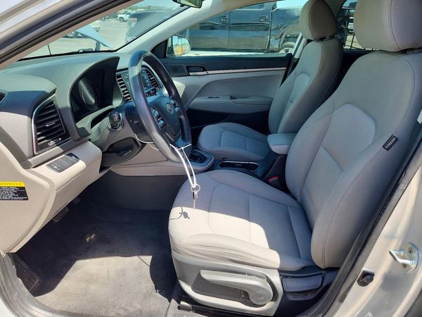 2018 HYUNDAI ELANTRA SE