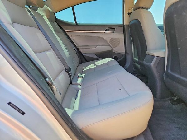 2018 HYUNDAI ELANTRA SE