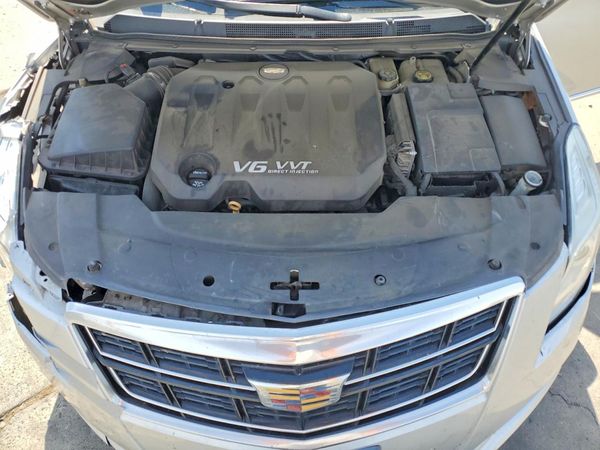 2016 CADILLAC XTS Luxury — Engine bay