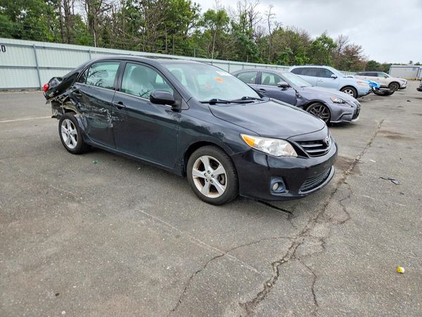 2013 TOYOTA COROLLA