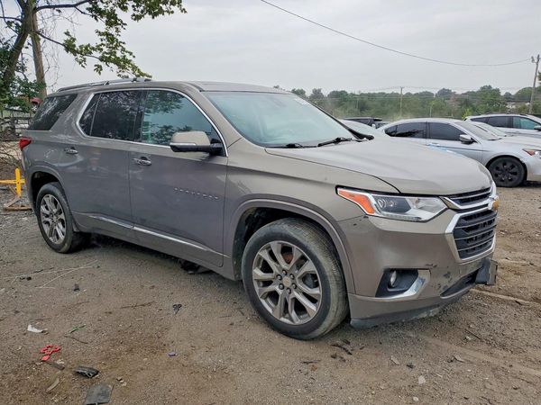 2018 CHEVROLET TRAVERSE Premier — Passenger 3/4