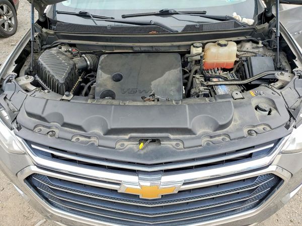 2018 CHEVROLET TRAVERSE Premier — Engine bay
