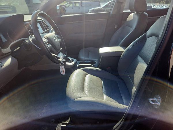 2017 HYUNDAI ELANTRA