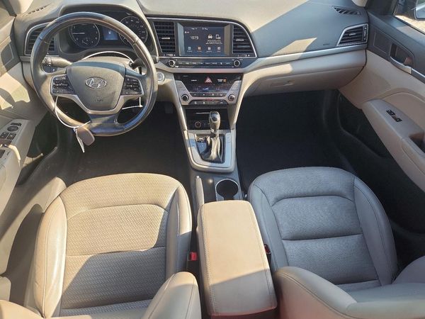 2017 HYUNDAI ELANTRA