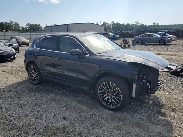2021 PORSCHE CAYENNE
