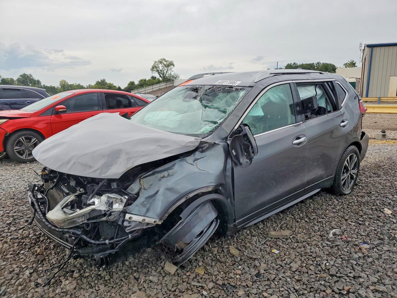2019 NISSAN ROGUE — Front 3/4