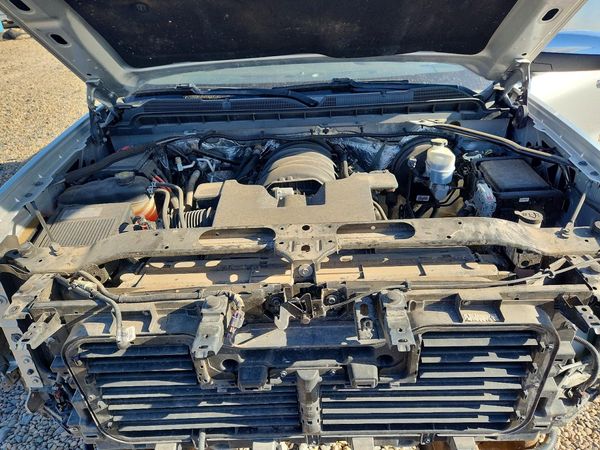 2018 CHEVROLET SILVERADO LTZ — Engine bay