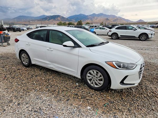 2018 HYUNDAI ELANTRA SE