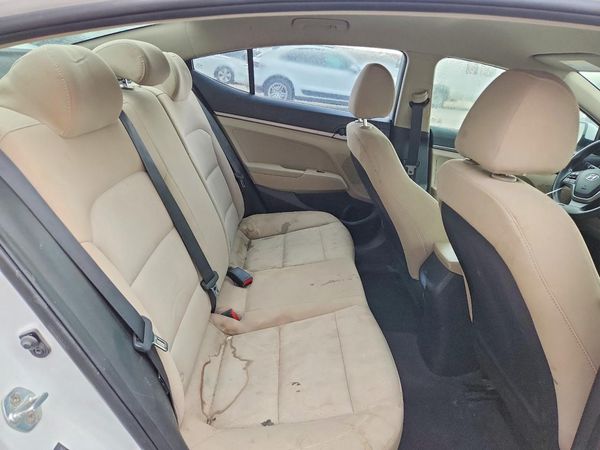 2018 HYUNDAI ELANTRA SE