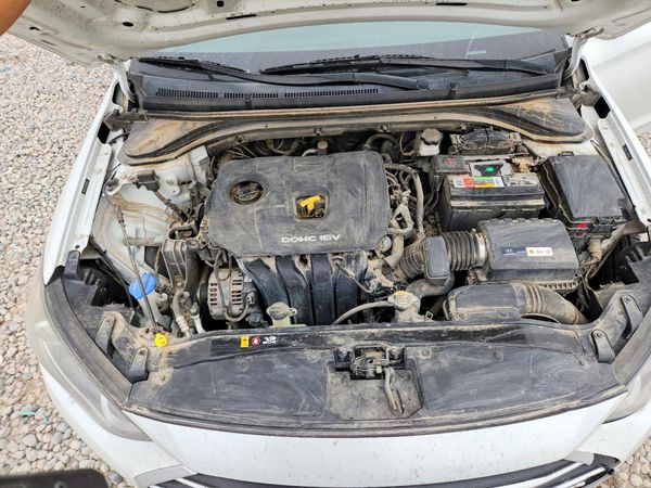2018 HYUNDAI ELANTRA SE