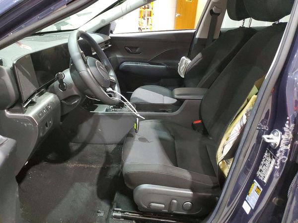 2024 HYUNDAI KONA SE