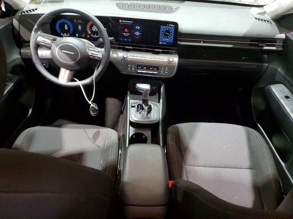 2024 HYUNDAI KONA SE