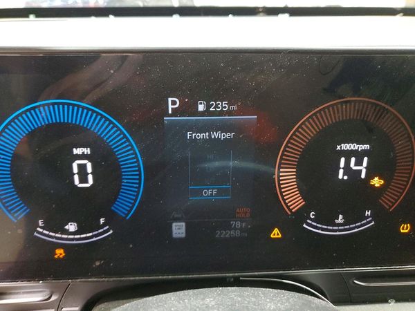 2024 HYUNDAI KONA SE