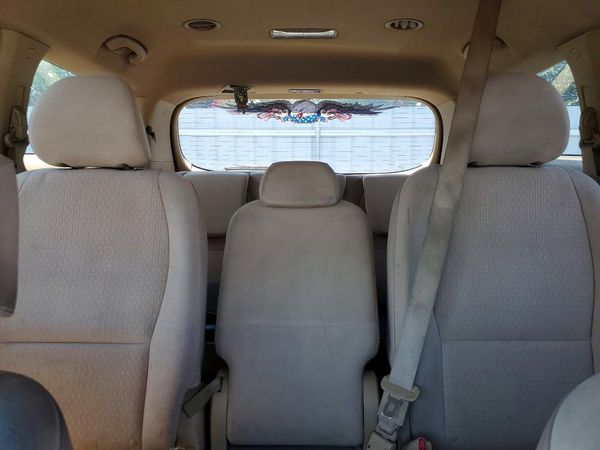 2018 KIA SEDONA LX