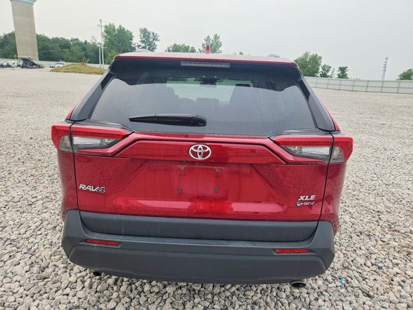 2025 TOYOTA RAV4 XLE