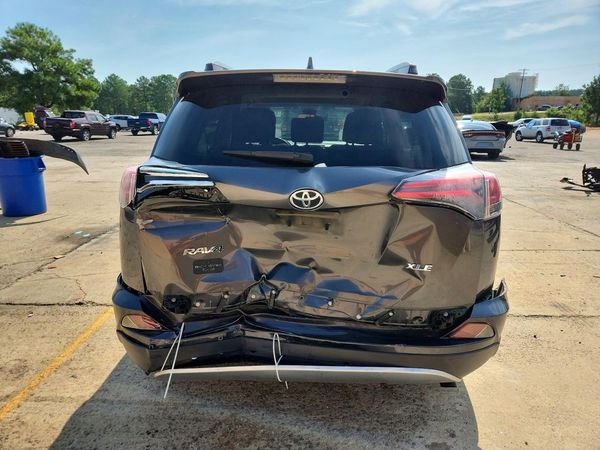 2018 TOYOTA RAV4 Adventure/XLE