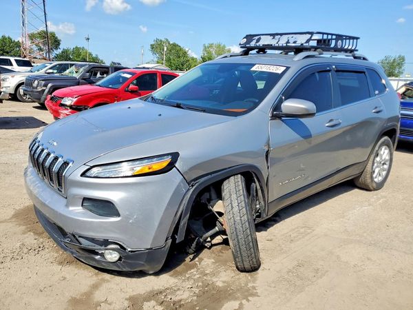 2015 JEEP CHEROKEE Latitude — Front 3/4