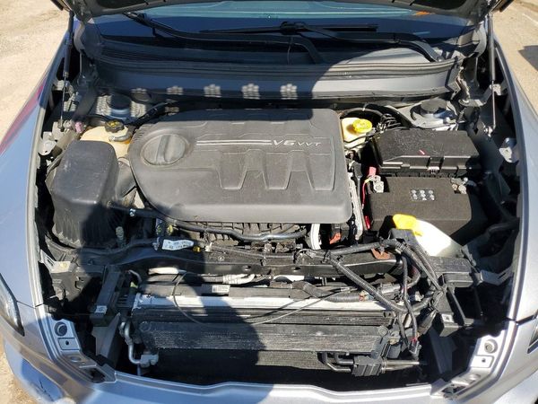 2015 JEEP CHEROKEE Latitude — Engine bay