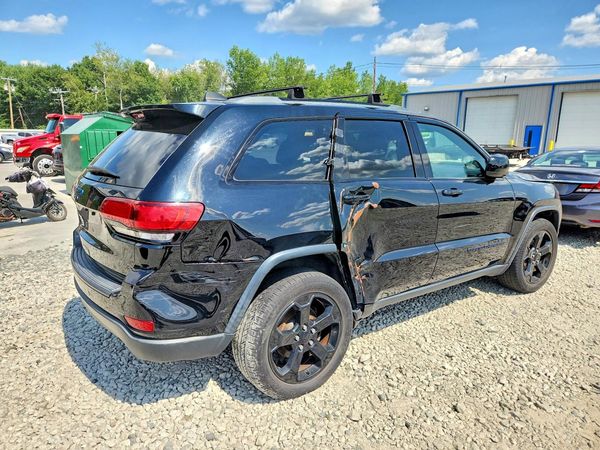 2018 JEEP GRAND CHEROKEE LAREDO 4X4