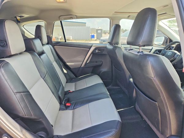 2015 TOYOTA RAV4 XLE (M Grade)