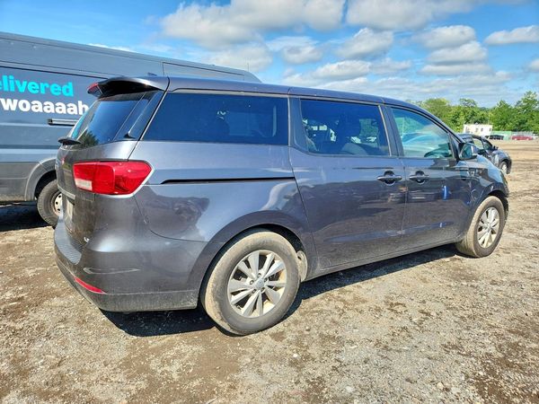2017 KIA SEDONA LX