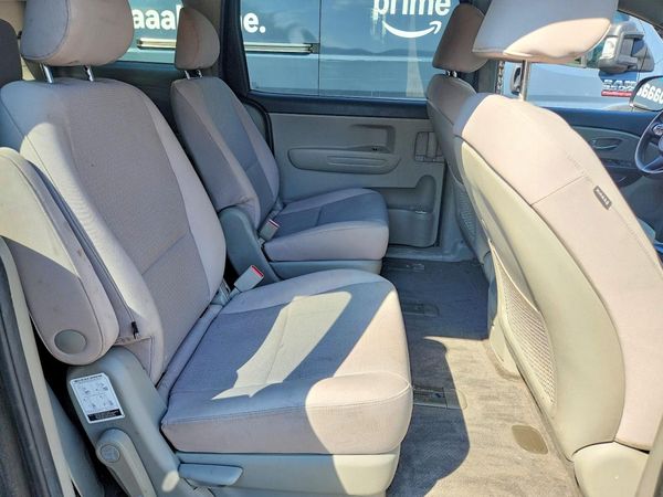 2017 KIA SEDONA LX