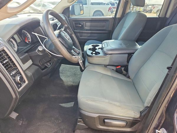 2017 RAM 1500 ST QUAD CAB 4X4