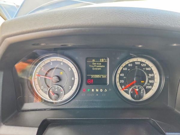 2017 RAM 1500 ST QUAD CAB 4X4