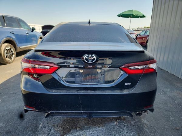 2022 TOYOTA CAMRY SE