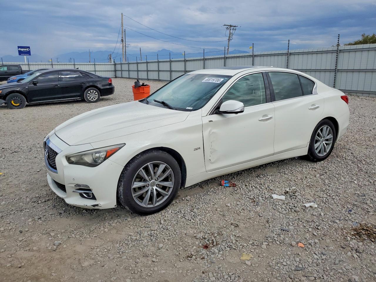 2016 INFINITI Q50