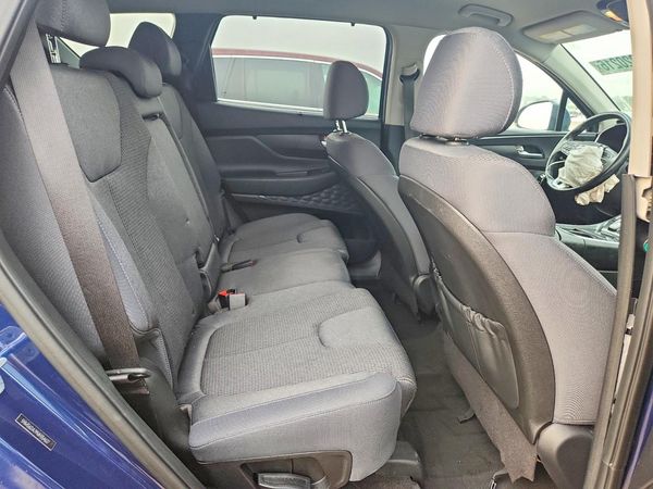 2021 HYUNDAI SANTA FE SEL w/ Convenience Pkg