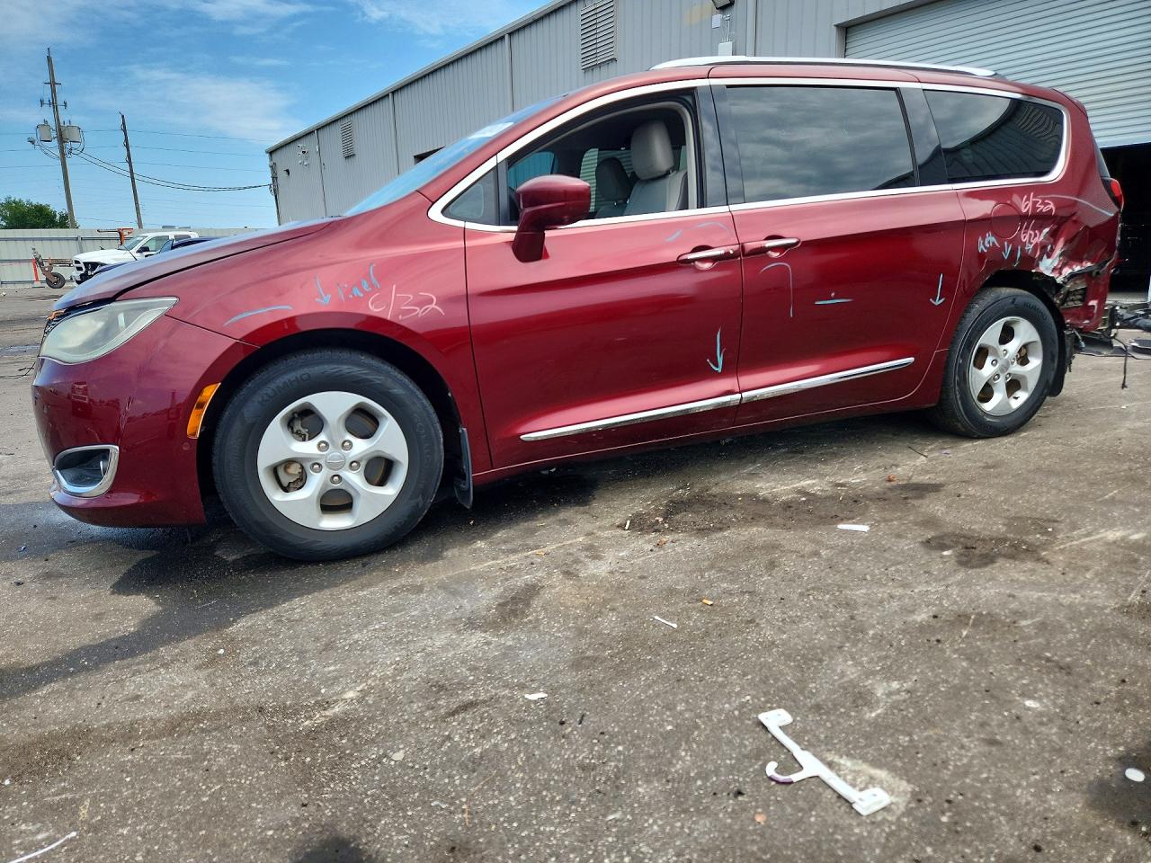 2017 CHRYSLER PACIFICA