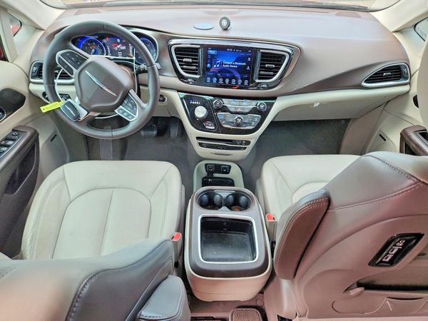 2017 CHRYSLER PACIFICA