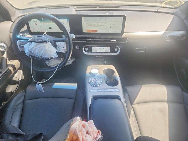 2024 GENESIS GV60 Standard RWD