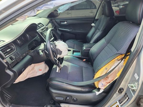 2015 TOYOTA CAMRY