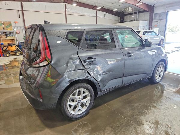 2023 KIA SOUL LX, S