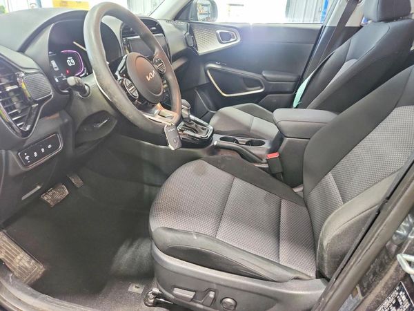 2023 KIA SOUL LX, S