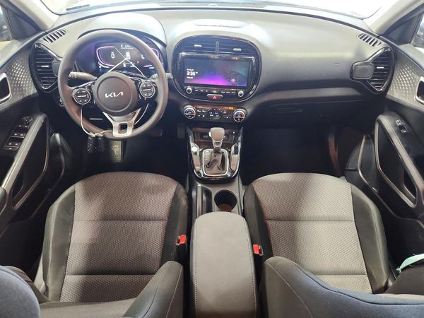 2023 KIA SOUL LX, S