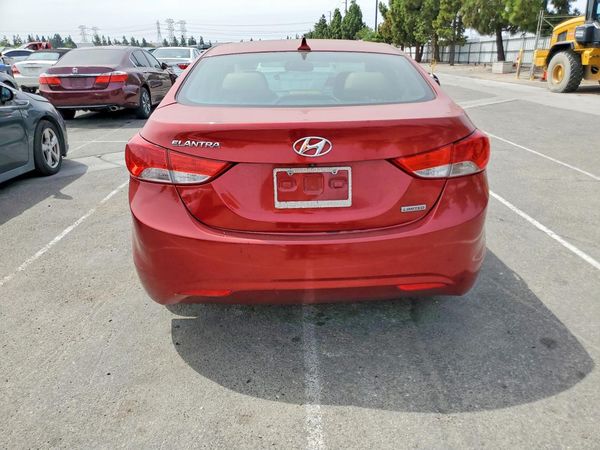 2012 HYUNDAI ELANTRA
