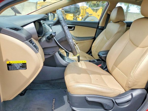 2012 HYUNDAI ELANTRA