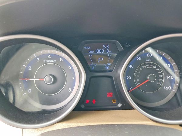 2012 HYUNDAI ELANTRA