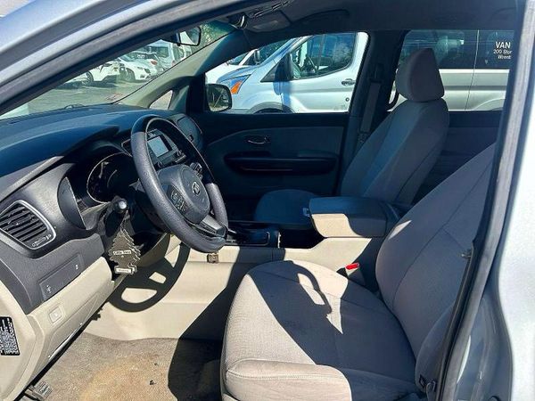 2017 KIA SEDONA L