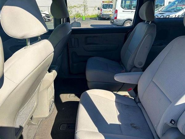 2017 KIA SEDONA L