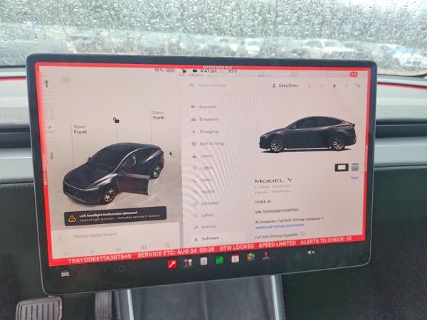 2026 TESLA MODEL Y