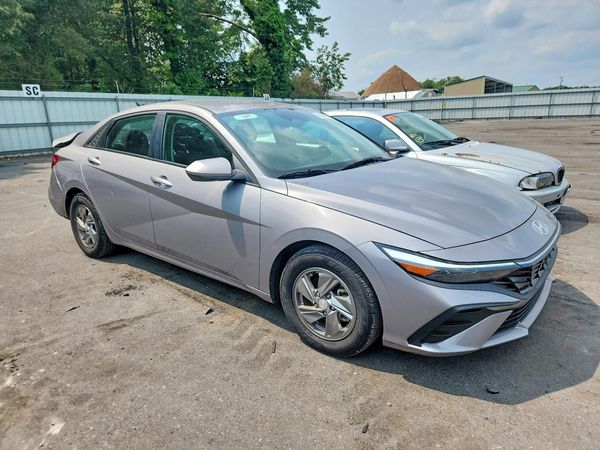 2025 HYUNDAI ELANTRA SE — Passenger 3/4