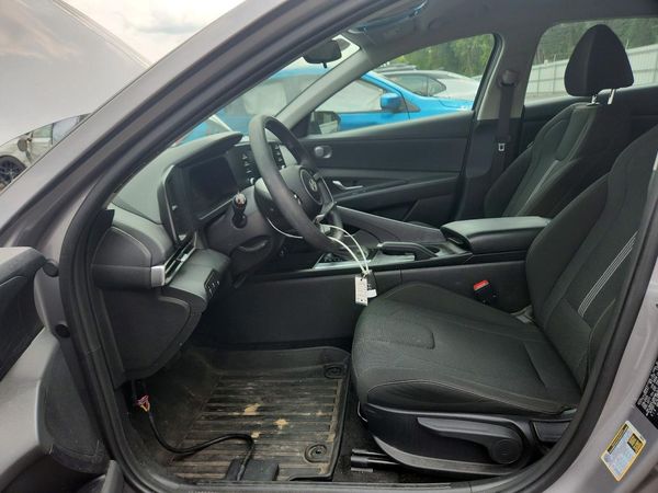2025 HYUNDAI ELANTRA SE — DENT