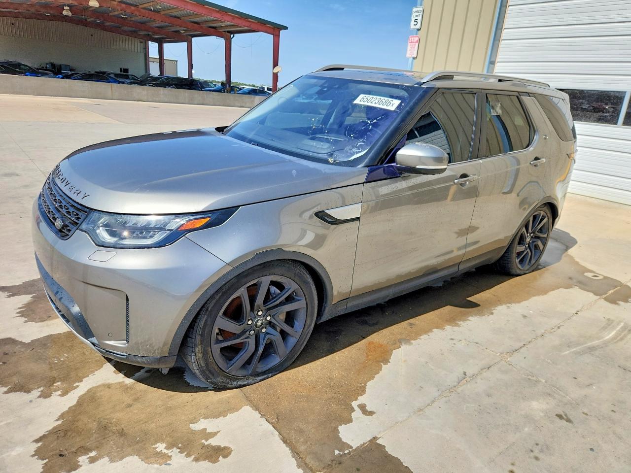 2018 LAND ROVER DISCOVERY HSE — Front 3/4