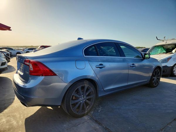 2018 VOLVO S60